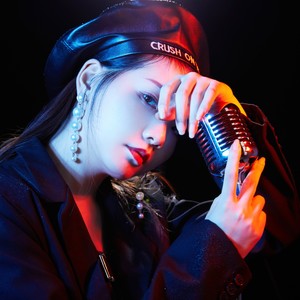 《不死不活《一个人孤单 简介:az珍珍,中国内地女歌手,其歌声独特