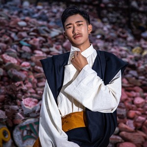 格来达杰