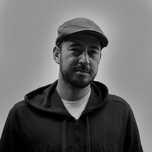 Mark de Clive-Lowe