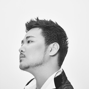 忽然之间作词:周耀辉,李焯雄作曲:林健华制作人:胜屿编曲:彭轩混音
