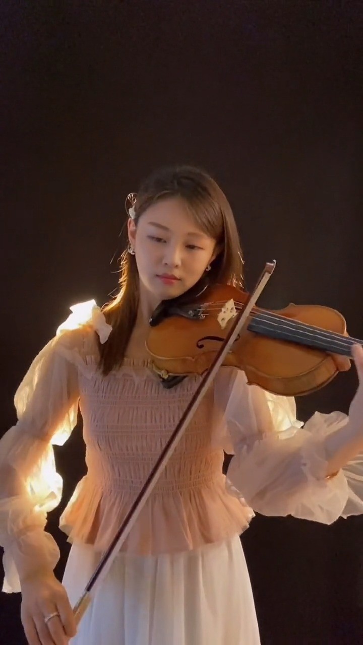 小提琴桃小仙年龄图片